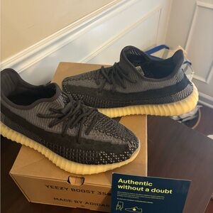Authentic Like new Yeezy Boost 350 Carbon. Only wore a couple of times